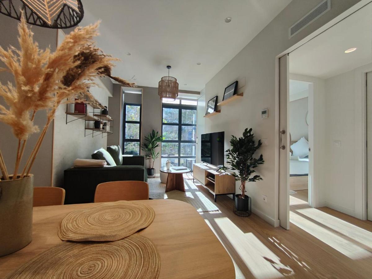 Mr Luxury Born 1br With Balcony Barcelone
